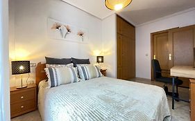 Superior La Playa! 3 Bedrooms! 2 Baths! Air Condition! Side Sea View!